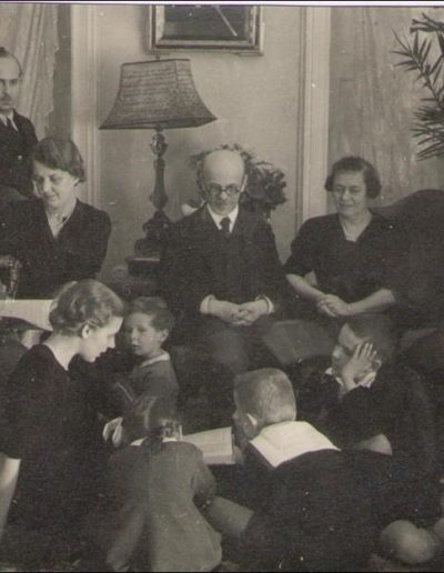 Ranschburg Pál hetvenedik születésnapján, családja körében.