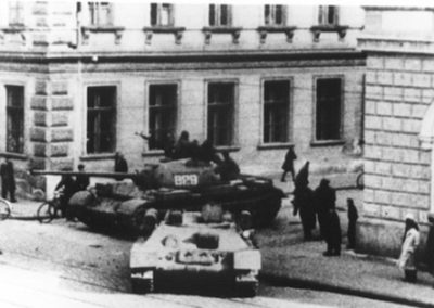 Orosz harckocsik a szegedi Kelemen és a Victor Hugo utca kereszteződésénél 1956. október-november